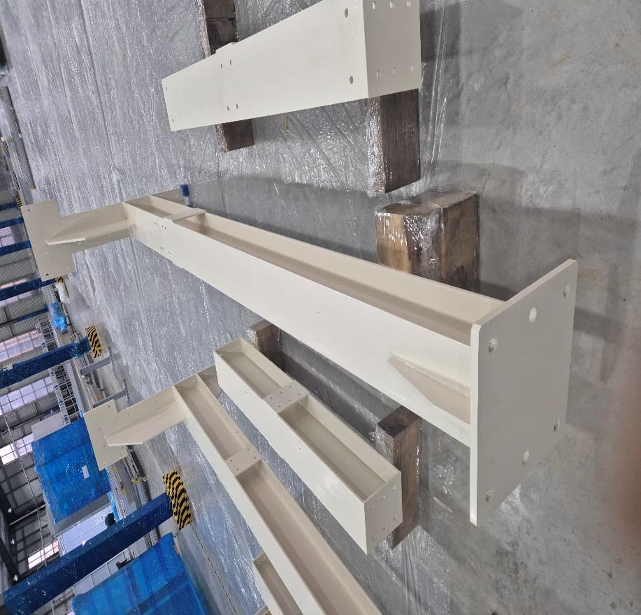 Steel frame structures on pallets